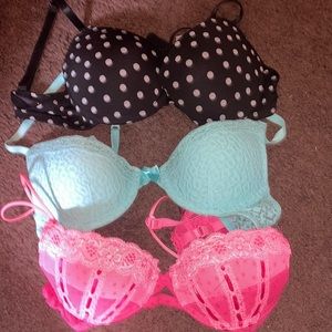 MOVING SALE - 32A Bra Bundle